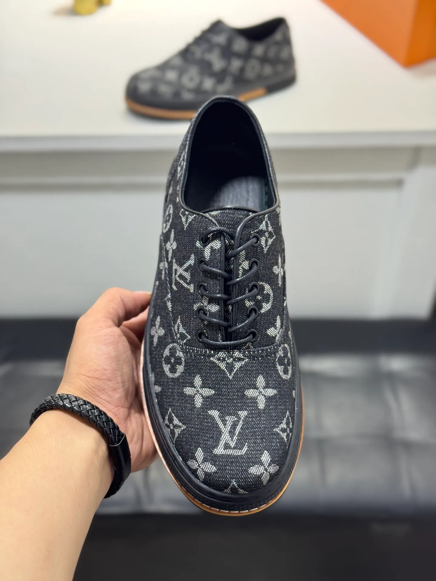 Men's shoes 💰400 [New style] 🌂🌂Top original order - Louis Vuitton®️ Trendy and fashionable yet low-key men's casual shoes, LV special fabric pattern on the upper, comfortable and breathable, sheepskin lining, original rubber outsole, 3 colors available ~ a must-have for sportsmen. Size: 38-44 (45 customized